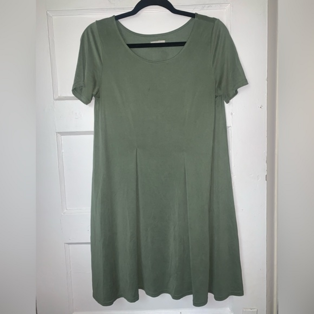 Urban outfitters silence + noise sage green short sleeve dress size medium‎